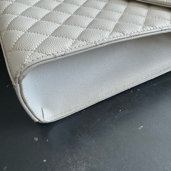 Sold -YSL- White Grained Leather Tri-Quilted Chevron Envelope Large Flap Bag - Picture 5 of 11